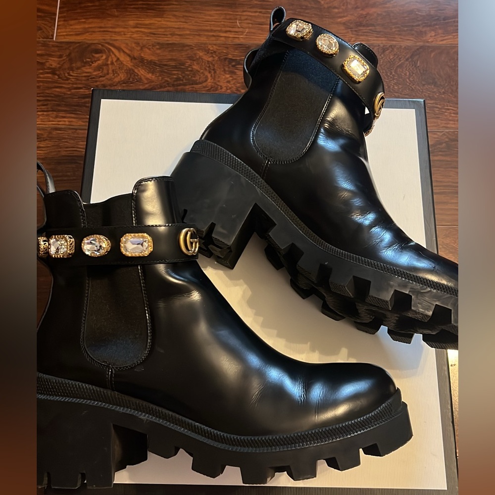 Gucci Black Crystal Leather Chelsea Boots with GG Hardware - Picture 2 of 9